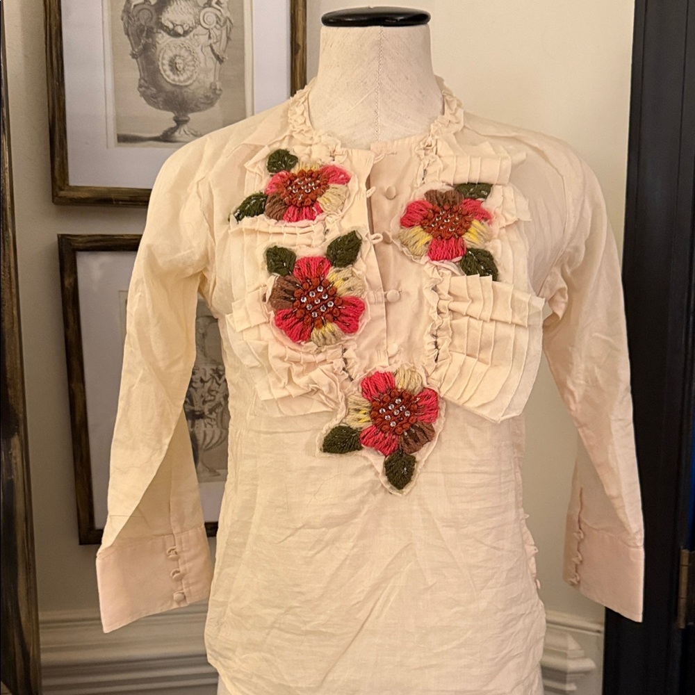 Joystick Vintage Cream Floral Embroidered Tunic Top